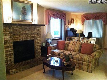 3rd image of 2032 Harrison Ave