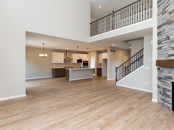 3rd image of 11033 Pinebrook Pl