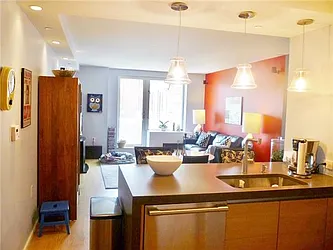 Rented by R New York