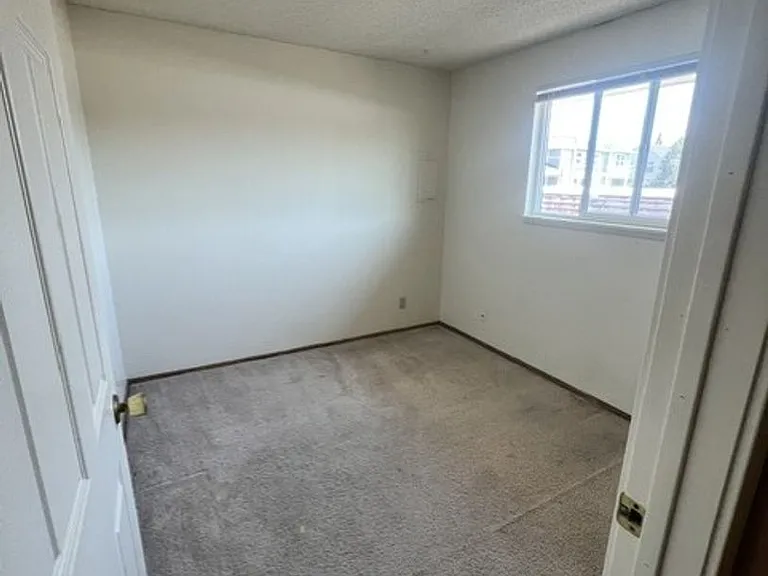 468B - 830 SW Grove Street — Photo 10