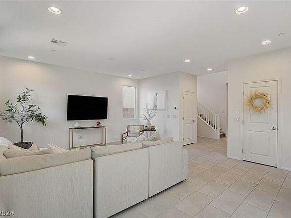 5th image of 10432 Sadie Blake Ave