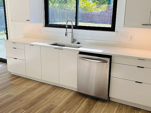 gorgeous kitchen with island