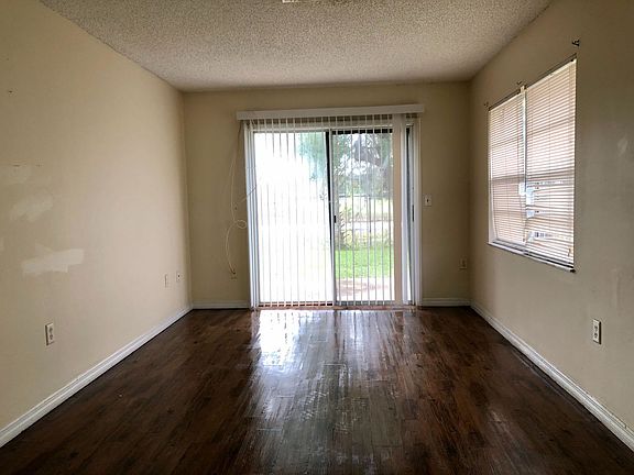 5th image of 701 N New Hampshire Ave APT 2
