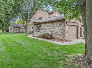 41455 Clinton Grove Dr, Clinton Township, MI 48038