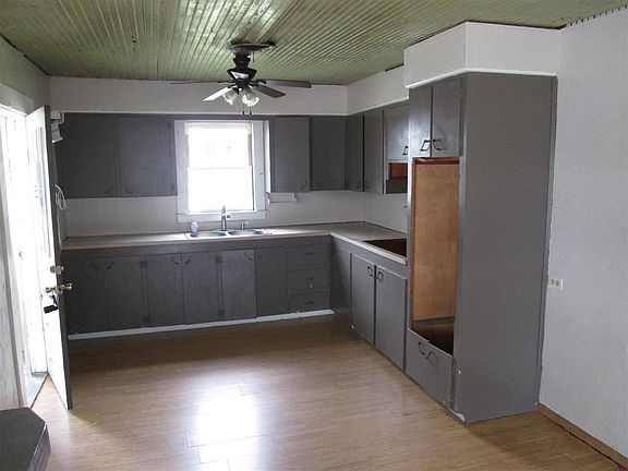 5th image of 118 Pellegrin St