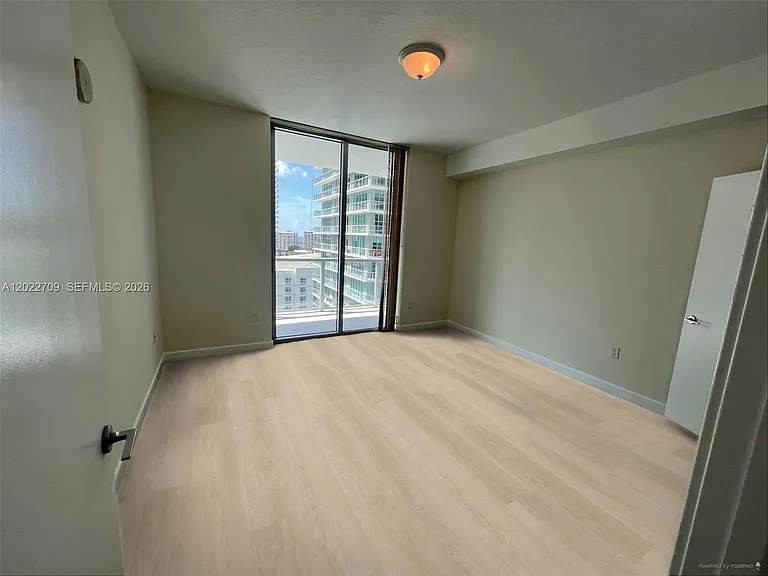1111 SW 1st Ave #2118 — Photo 11