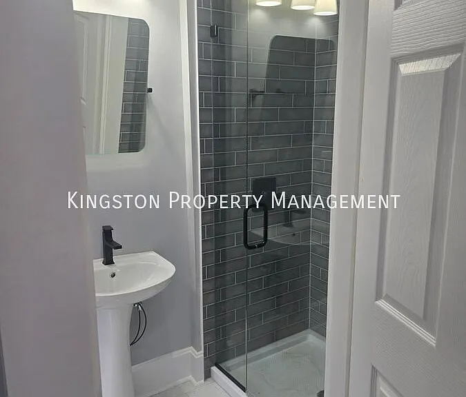 451 E Maxwell St #2 — Photo 3