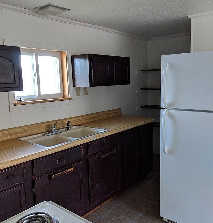 2nd image of 225 W Main St #B