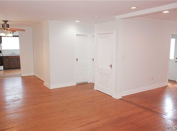 3rd image of 1044 Cornwell Ave