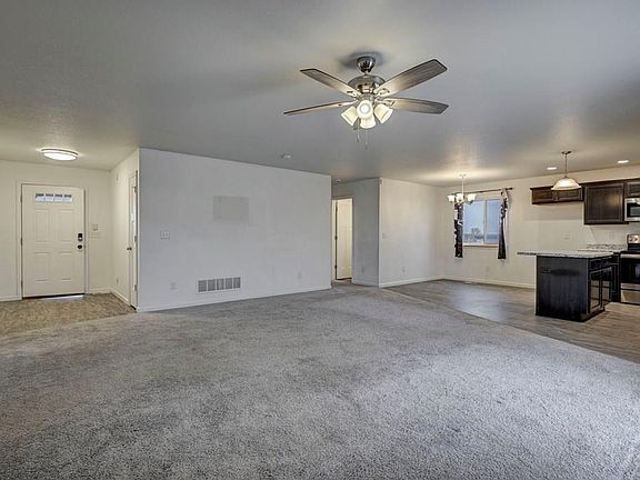 5th image of 408 S Clarion Dr