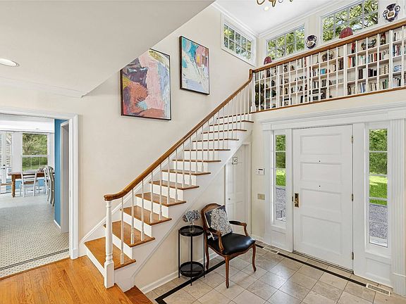 4th image of 19 & 33 Bridgefield Rd