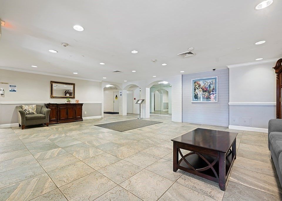 115 W Squantum St APT 305, Quincy, MA 02171 Zillow