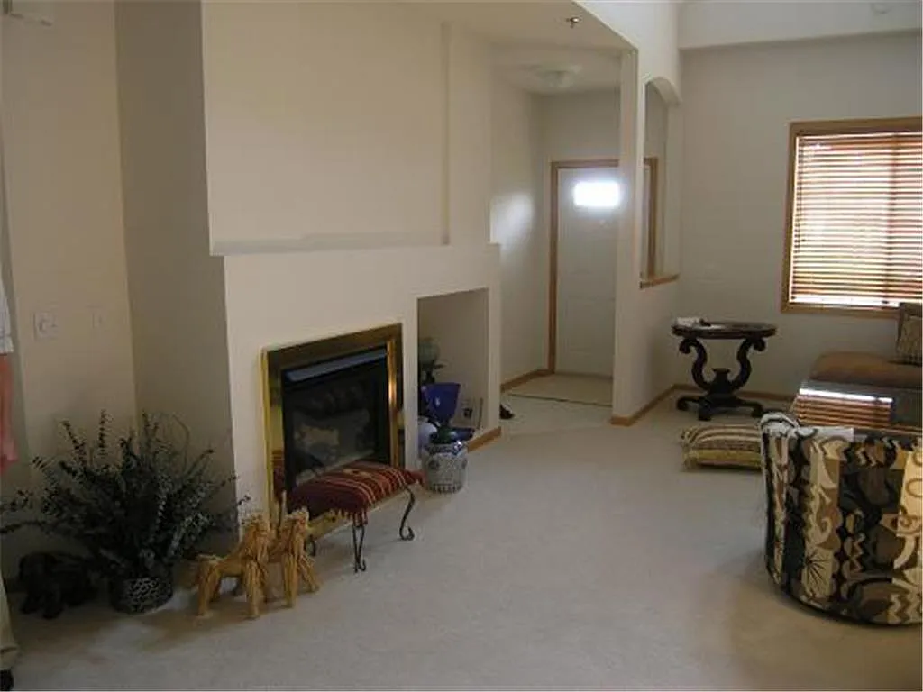 Building Photo - 1709 Elm St