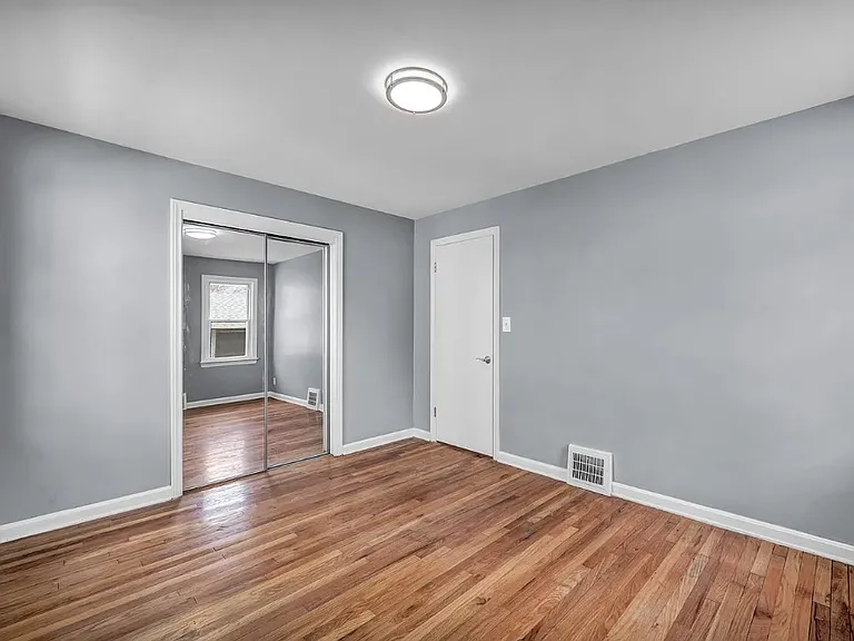 11109 Langton Ave — Photo 5
