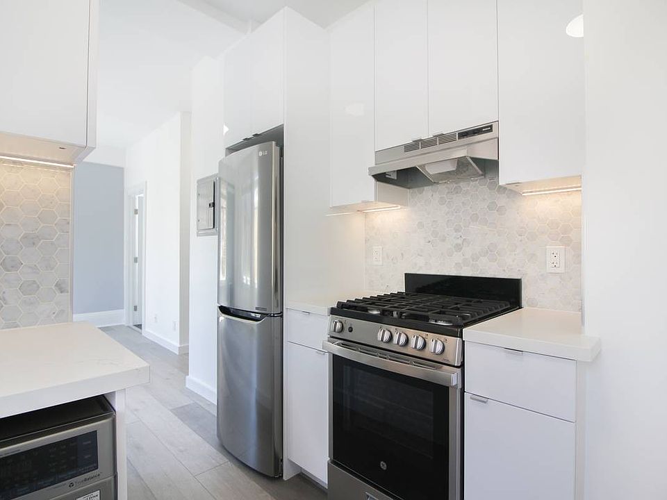 1st image of 626 Powell St APT 304
