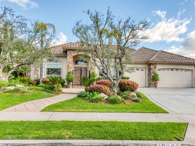 10890 N Sierra Vista Ave, Fresno, CA, 93730
