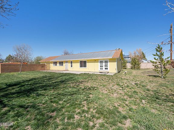 3rd image of 3590 Siskin Ln