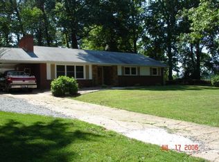 5511 Club Knoll Rd, Winston Salem, NC 27105