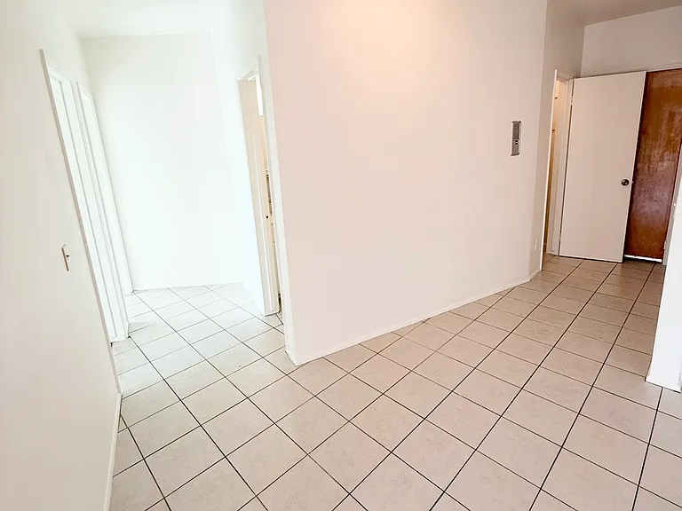 172 Athol Ave #23 — Photo 7
