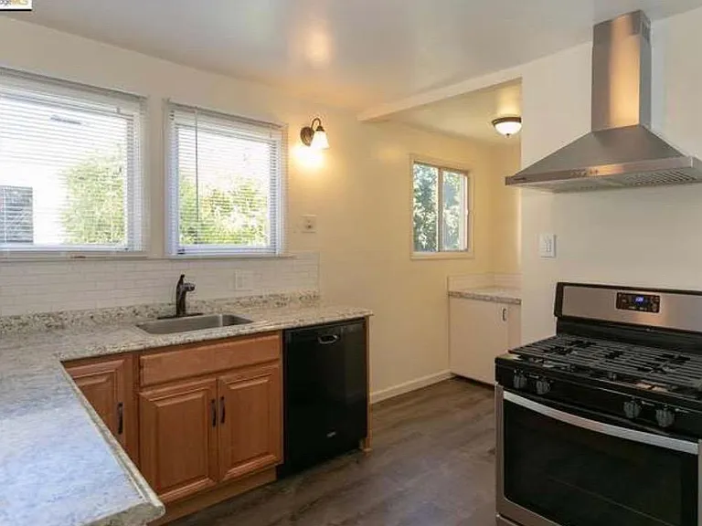 116 Ronada Ave — Photo 4