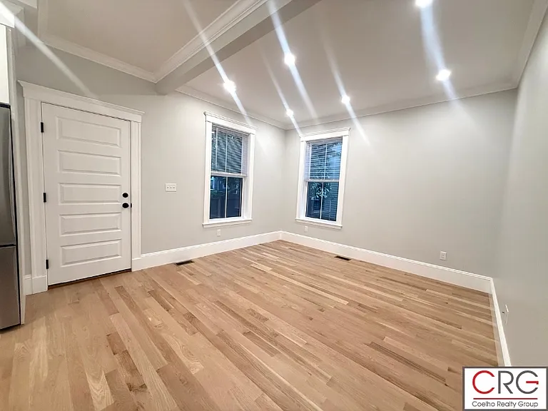 170 Webster Ave #1 — Photo 14