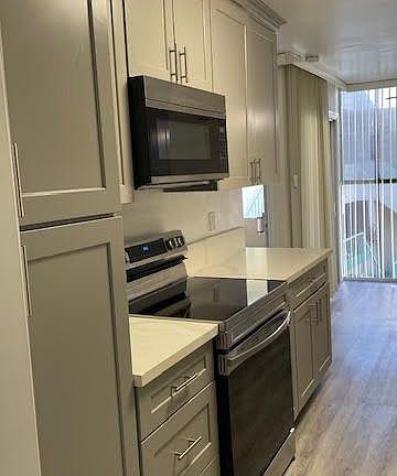 4th image of 17424 Burbank Blvd #207