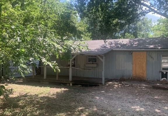 2nd image of 1564 Valley Dr