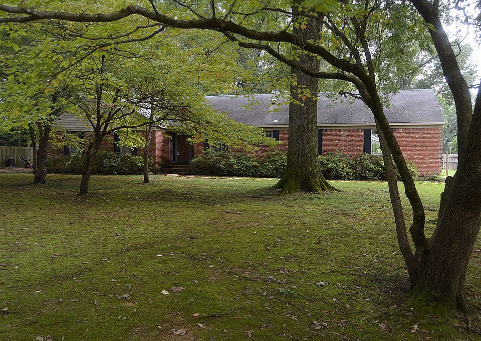 1st image of 2590 Kenwood Ln