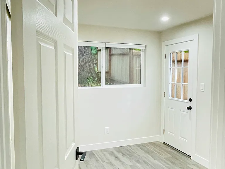 823 Golf Club Cir — Photo 22
