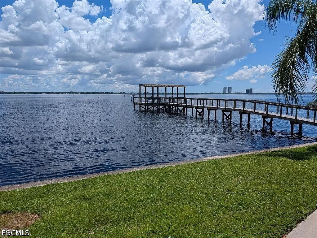2 bed, 2.0 bath, 1146 sqft, $2,400 — Photo 2