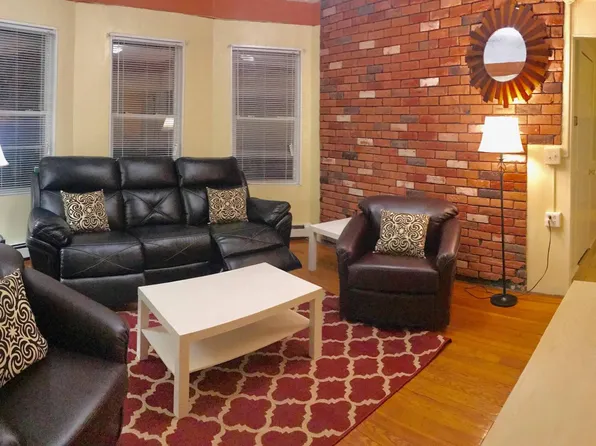 83 Vinton St, Providence, RI 02909