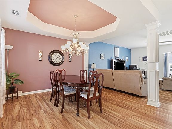 4th image of 347 Riverdale Rd