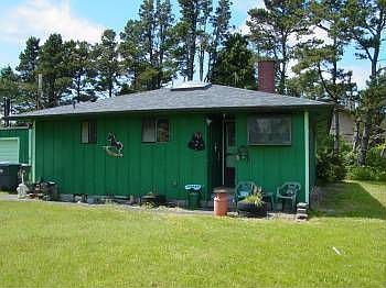3rd image of 704 E Elizabeth Ave