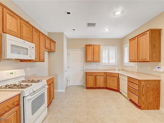 4th image of 2554 Crater Rock St