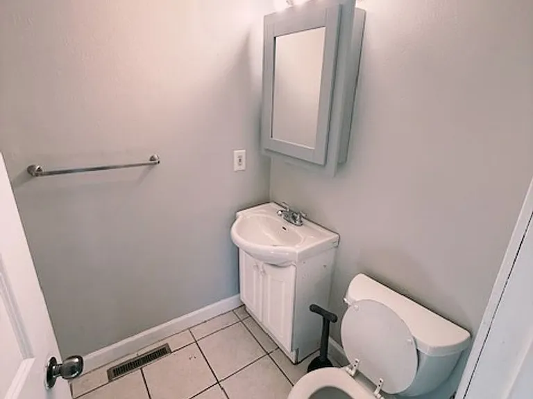 4034 Heathgate Dr — Photo 7