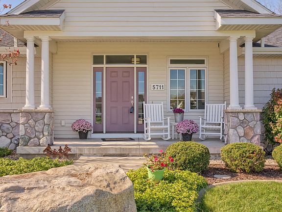 3rd image of 5711 Furlong Ct NE