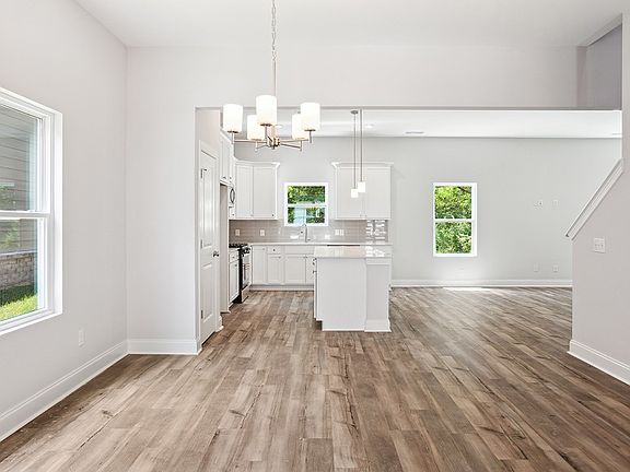5th image of 3640 Apies St Lot 28