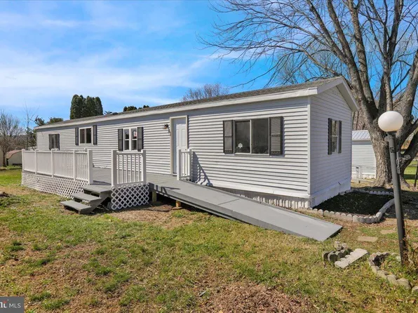 206 Memory Ln, Hamburg, PA 19526