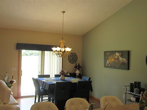 4th image of 1421 Brady Ln