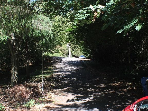 3rd image of 8018 Lakeridge Dr SE