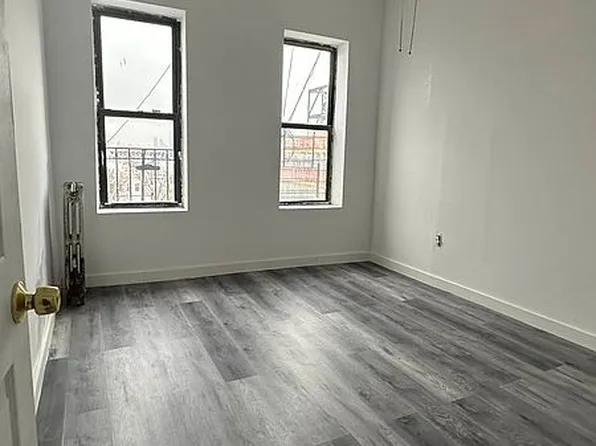 648 Grand St APT 4F, Brooklyn, NY 11211