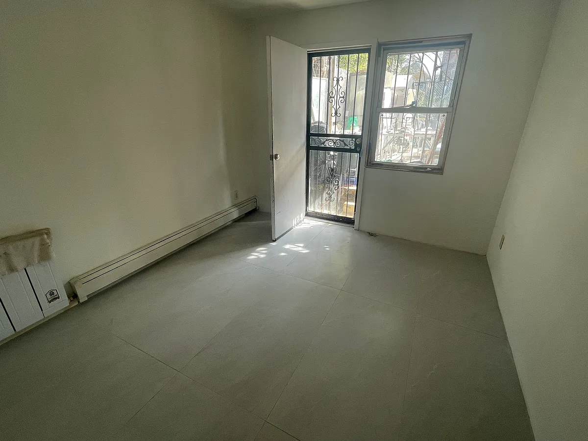 Building Photo - 94-58 45th Ave #1