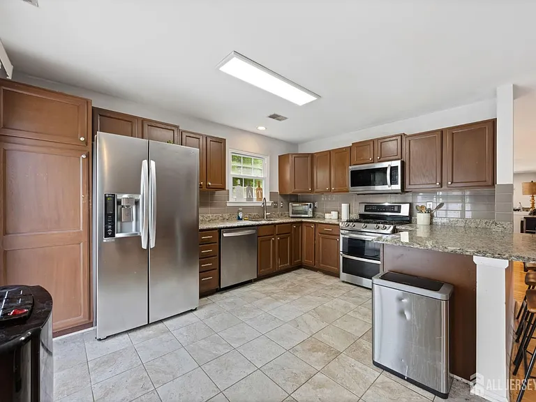 301 Pheasant Run — Photo 12