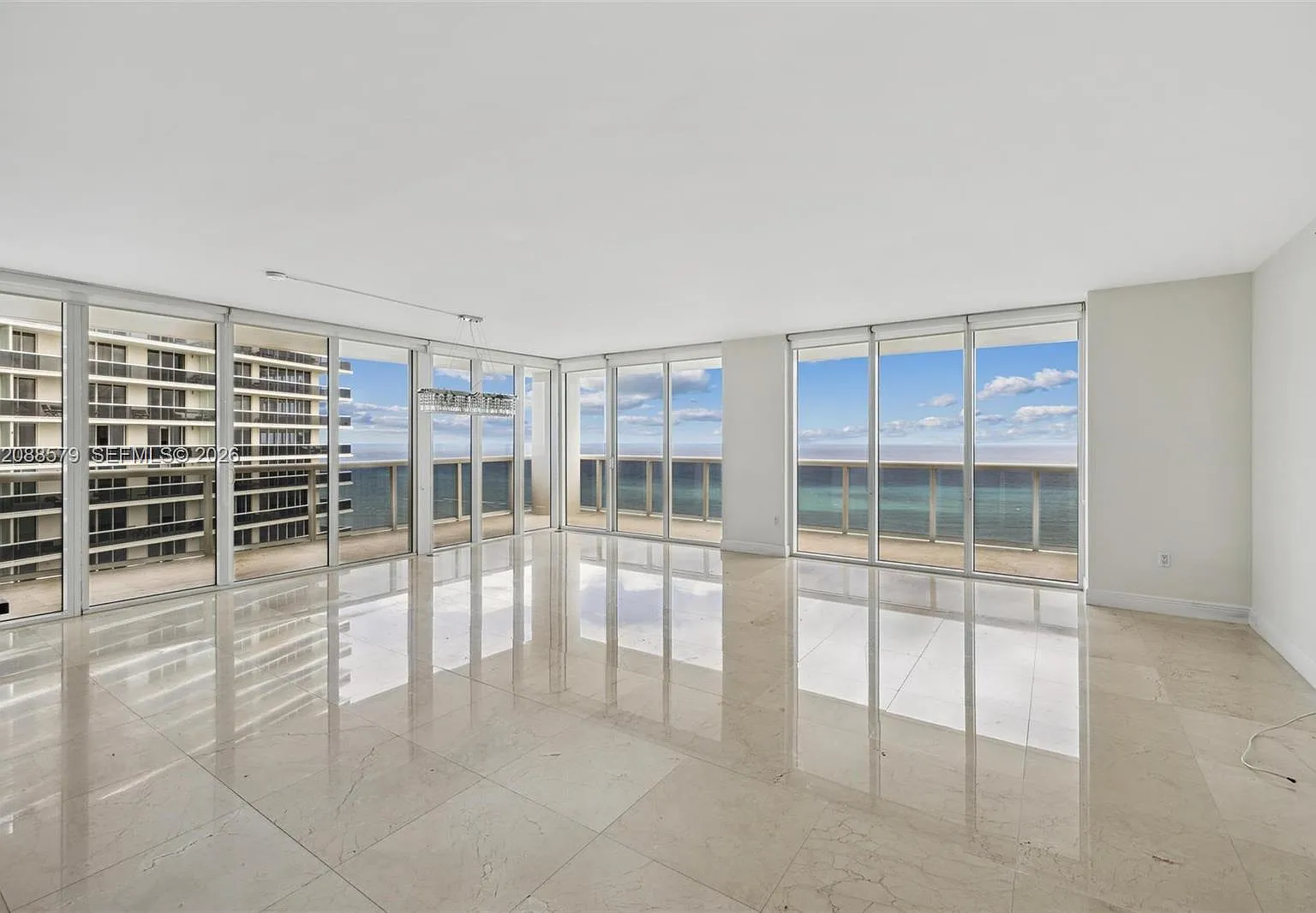 Beach Club One — Photo 2