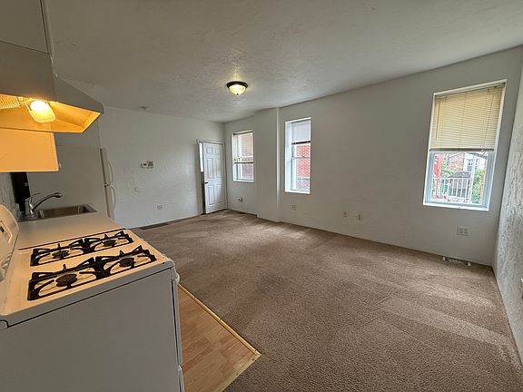 Living room / kitchen