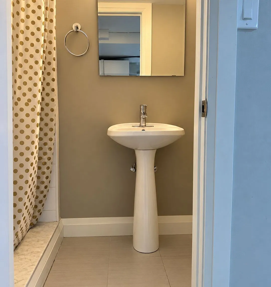 1 bed, $1,300 — Photo 3