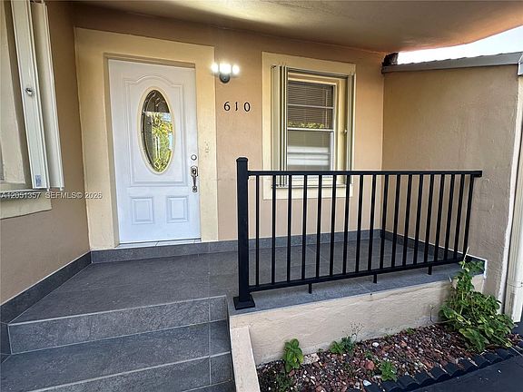 3rd image of 610 NW 23rd Place Front