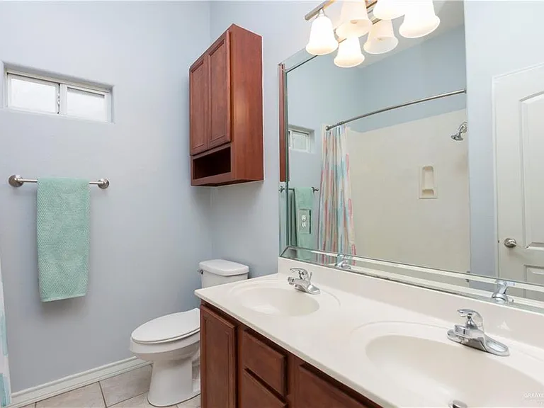 708 S Excalibur St — Photo 16