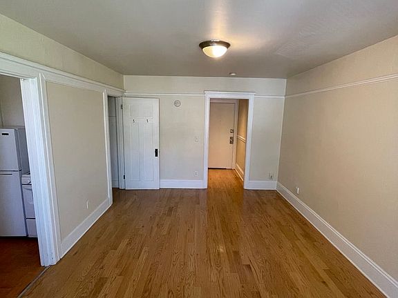 2nd image of 1323 E Pine St Unit 306