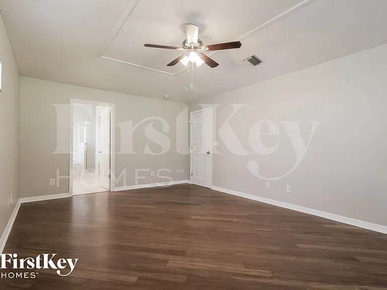 660 Wild Flower St — Photo 9